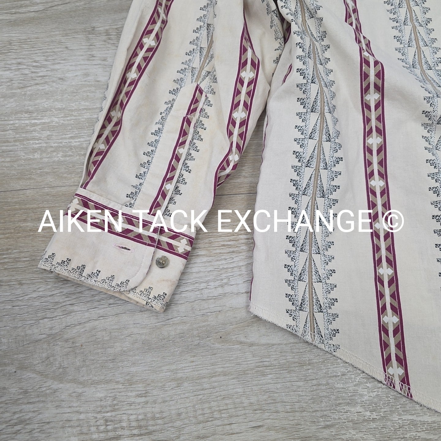 Wrangler X-Long Tails Button Up Shirt, Men's Medium