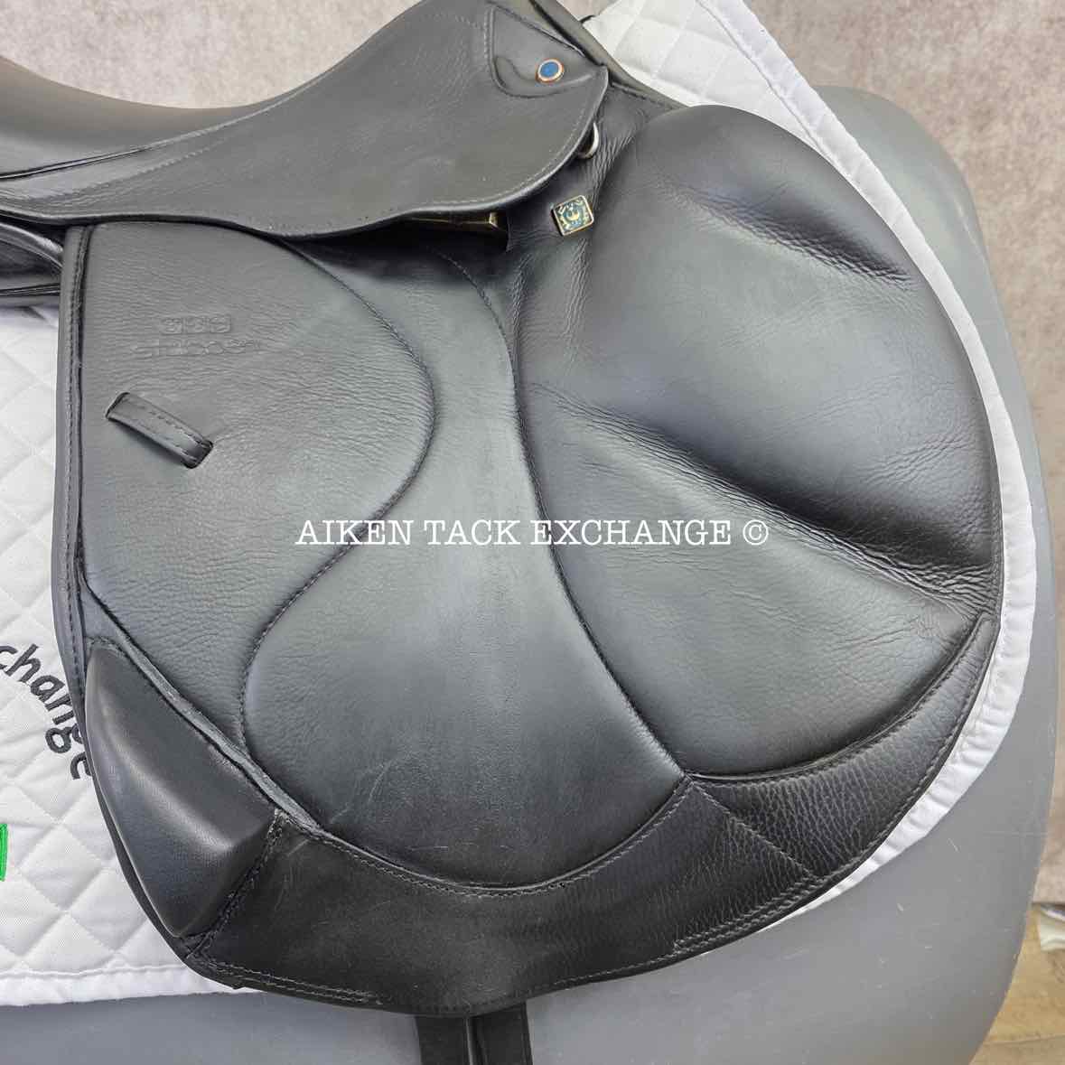 2017 Stubben Zaria Optimum Deluxe Monoflap Jump Saddle, 17.5" Seat, 28cm Tree - Medium Narrow, Wool Flocked Panels