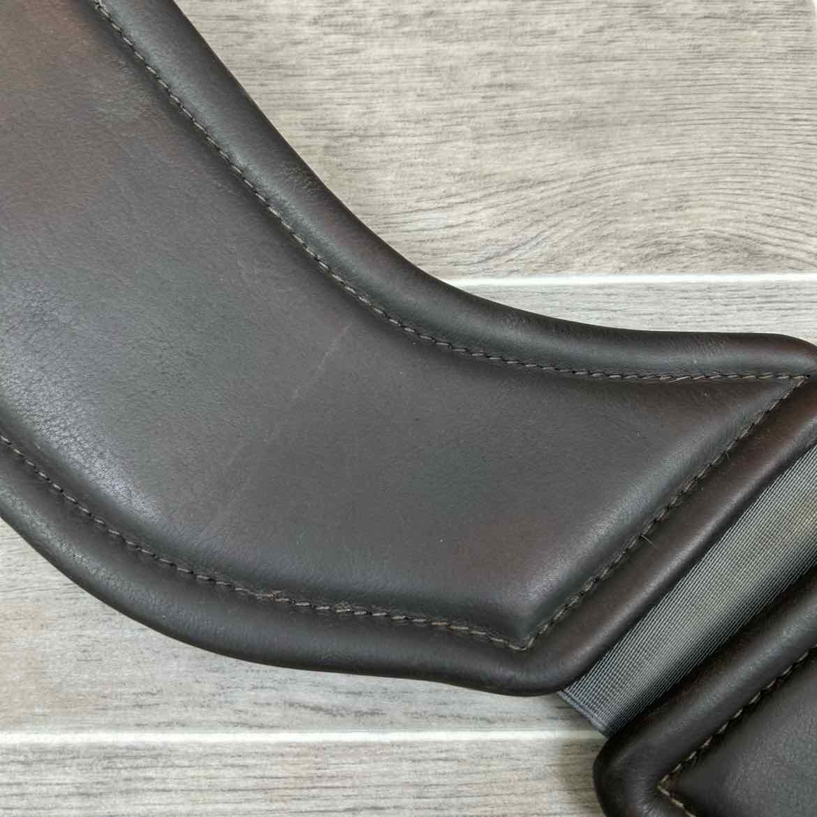 Total Saddle Fit StretchTec Shoulder Relief Dressage Girth with Leather Liner