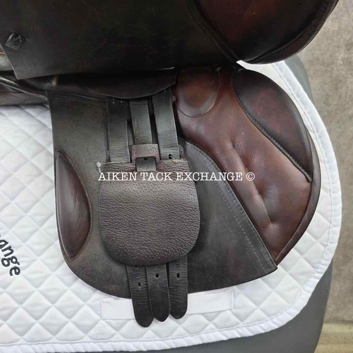 **SOLD** 2007 Saddler's Bench Killington III Jump Saddle, 17.5" Seat. Medium Wide Tree, Wool Flocked Panels