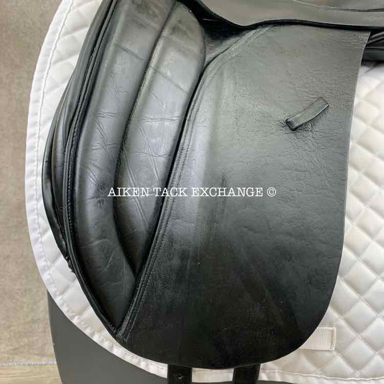 **SOLD** Cynron Dressage Saddle, 17.5" Seat, Medium Wide Tree, Wool Flocked Panels, Buffalo Leather