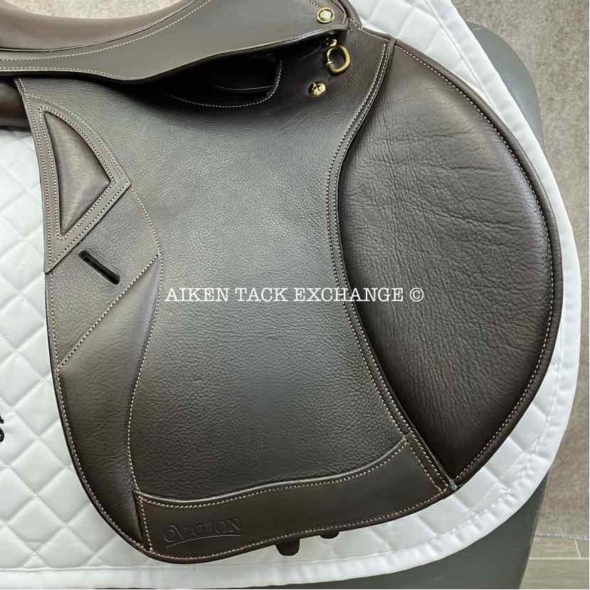 2021 Ovation San Diego Close Contact Jump Saddle, 18" Seat, Adjustable Tree - XCH Changeable Gullet, Foam Panels