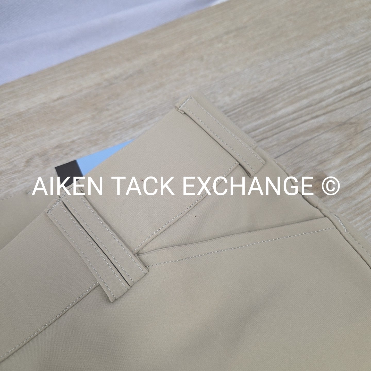 Ariat Tri Factor Silicone Grip Full Seat Breeches, Size 32 R