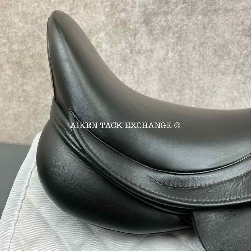 **SOLD** Kent & Masters MDS S-Series Standard Wither Surface Block Dressage Saddle, 18" Seat, Adjustable Tree - Changeable Gullet, Wool Flocked Panels