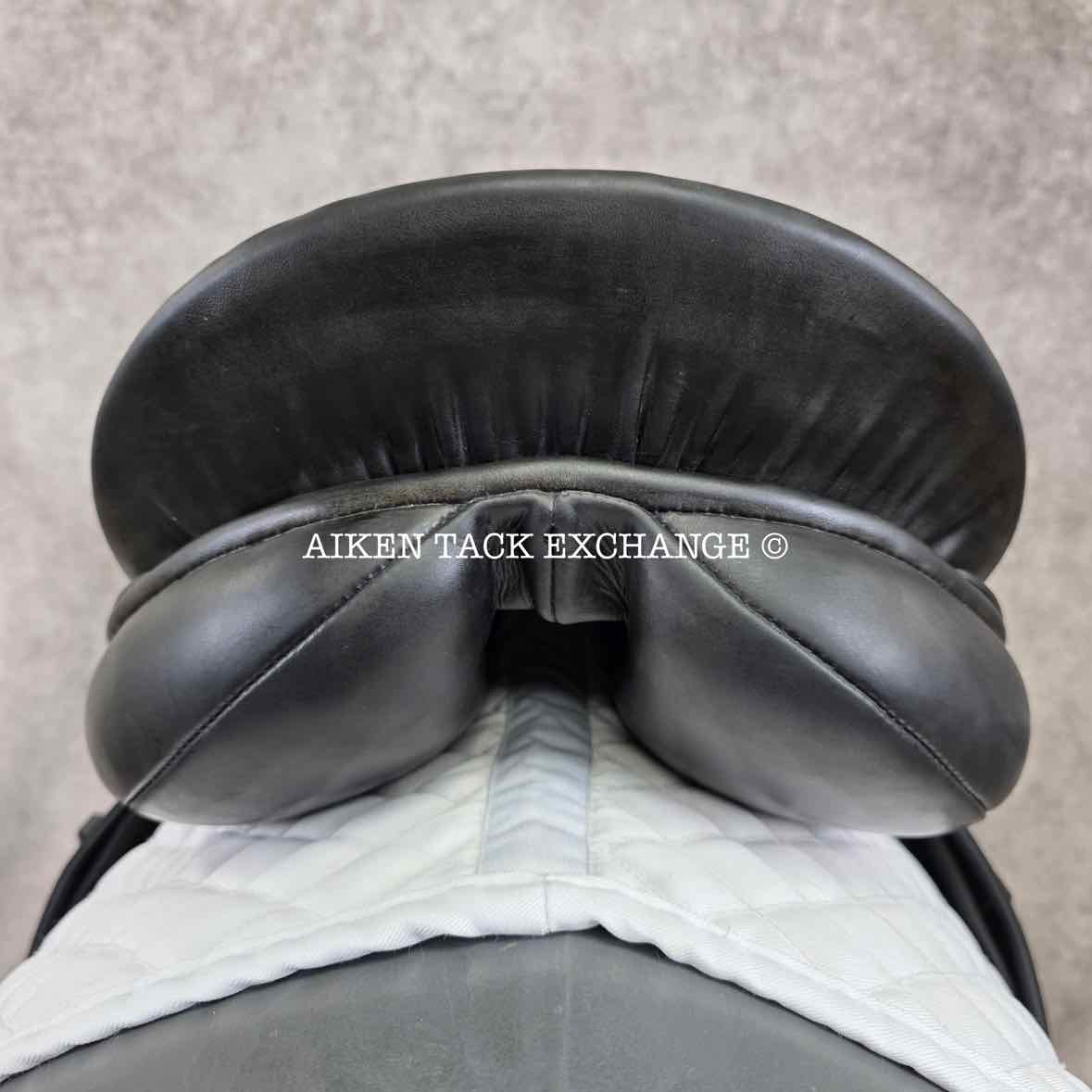 1995 County Competitor Dressage Saddle, 17.5" Seat, Medium Tree, Wool Flocked Panels