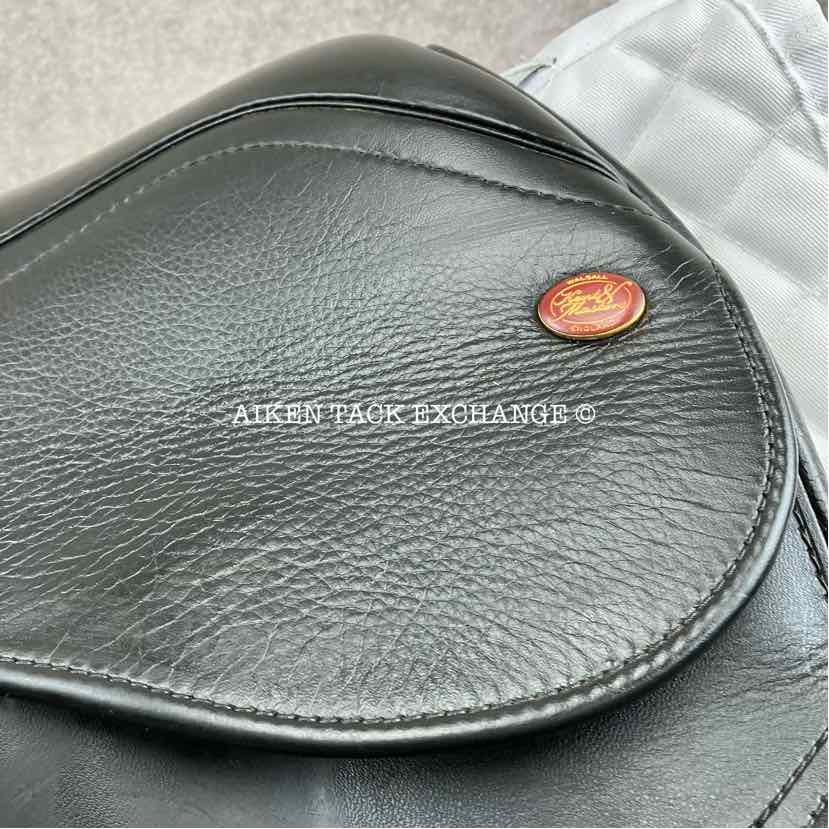 **SOLD** Kent & Masters MDS S-Series Standard Wither Surface Block Dressage Saddle, 18" Seat, Adjustable Tree - Changeable Gullet, Wool Flocked Panels