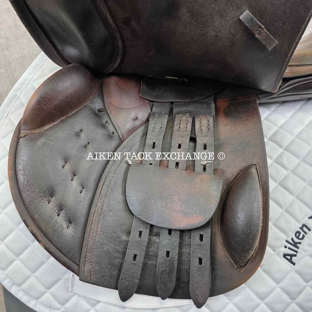 2005 County Conquest Jump Saddle, 18" Seat, Medium Tree, Wool Flocked Panels