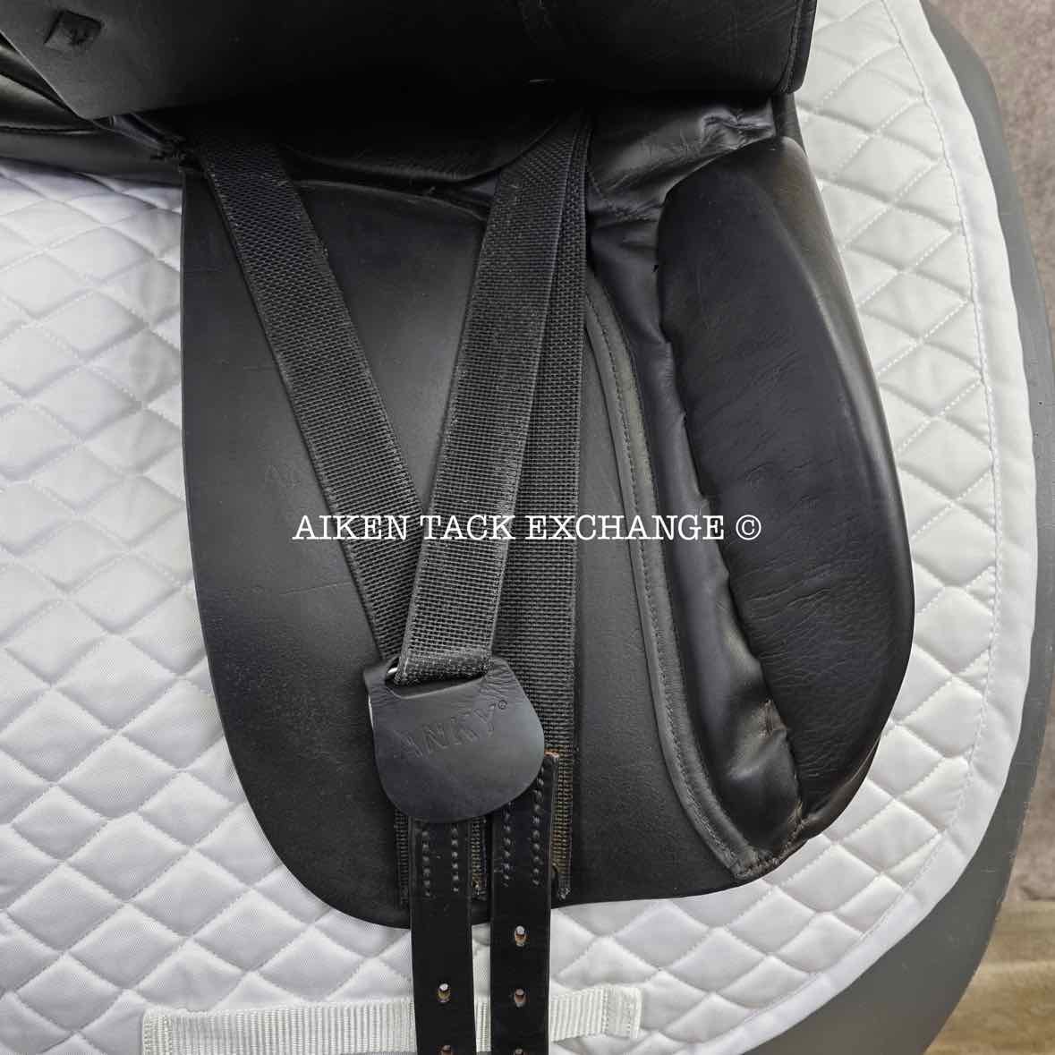 Anky Dressage Saddle, 17.5" Seat, Medium Wide Tree, Wool Flocked Panels