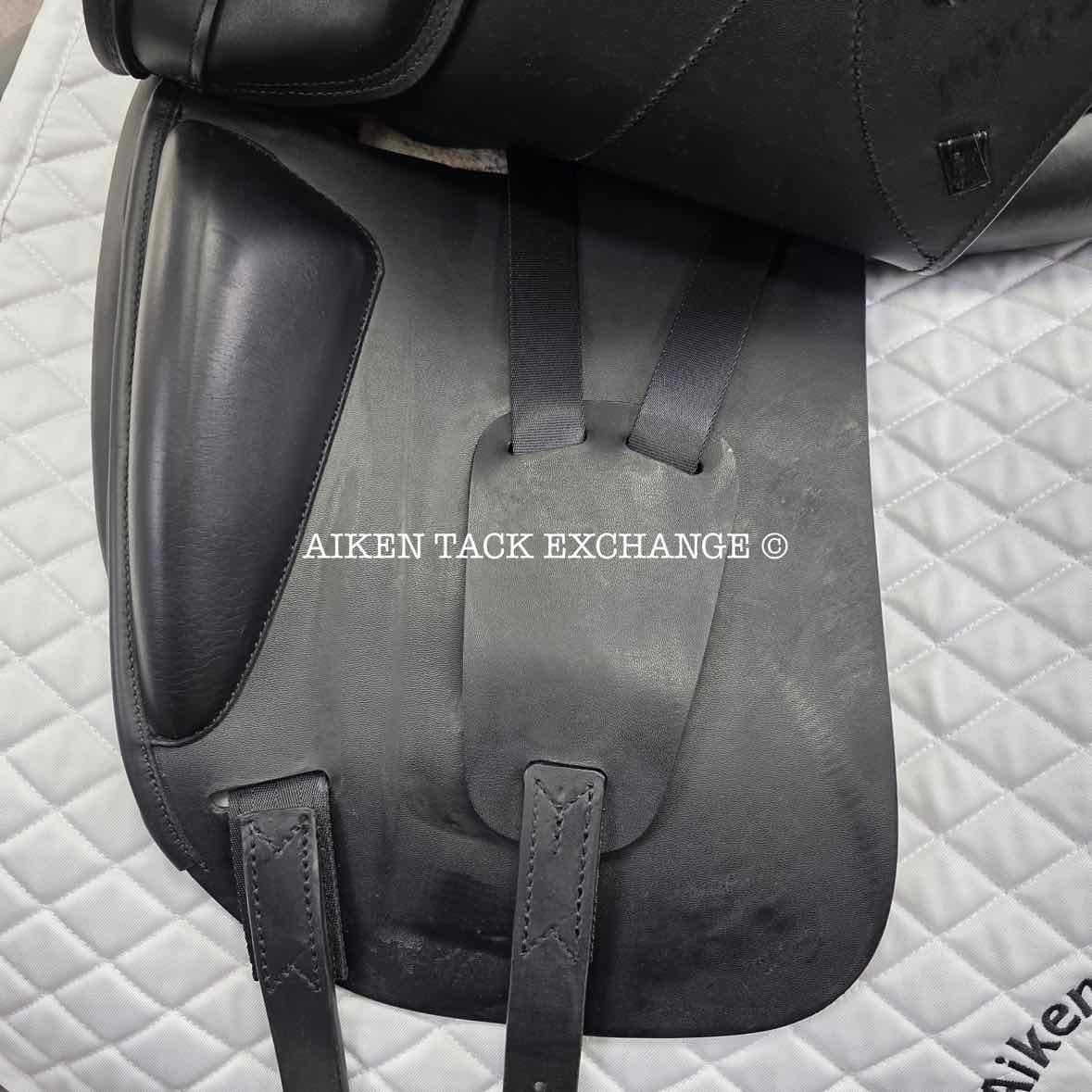 2023 Amerigo Pasubio Pinerolo Dressage Saddle, 18" Seat, Medium Tree, Wool Flocked Panels