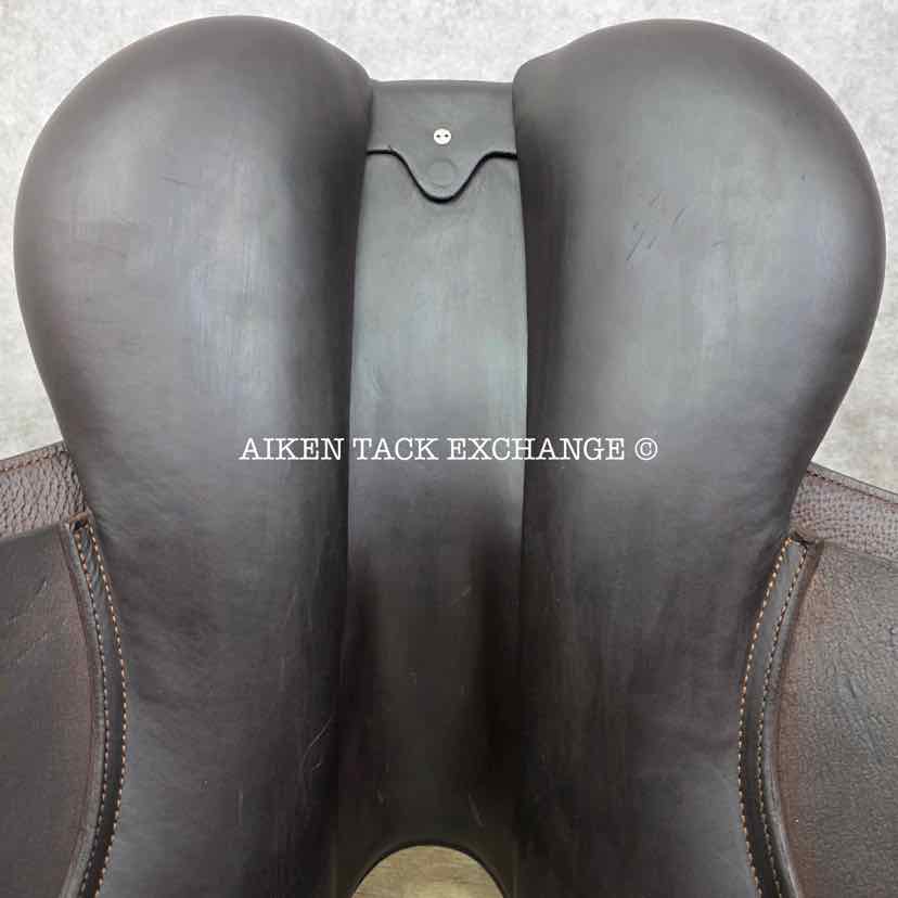 2020 CWD SE03 Close Contact Jump Saddle, 17" Seat, 2L Flap, Medium Tree, Foam Panels, Full Buffalo Leather