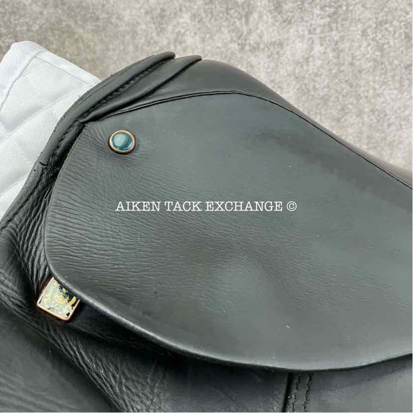 **SOLD** Stubben Endurance Dressage Saddle, 17.5" Seat, Short Flap, 31cm Tree - Medium Wide, Wool Flocked Panels