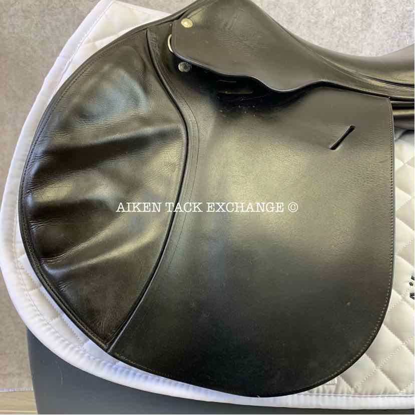 2004 Butet L-Seat (Semi Deep) Close Contact Jump Saddle, 18" Seat, 2.25 Flap, Medium Tree, Foam Panels