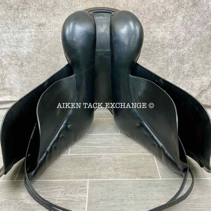 **SOLD** 2000 Prestige Dressage 2000 Saddle, 17.5" Seat, 34 Tree - Medium Wide, Wool Flocked Panels