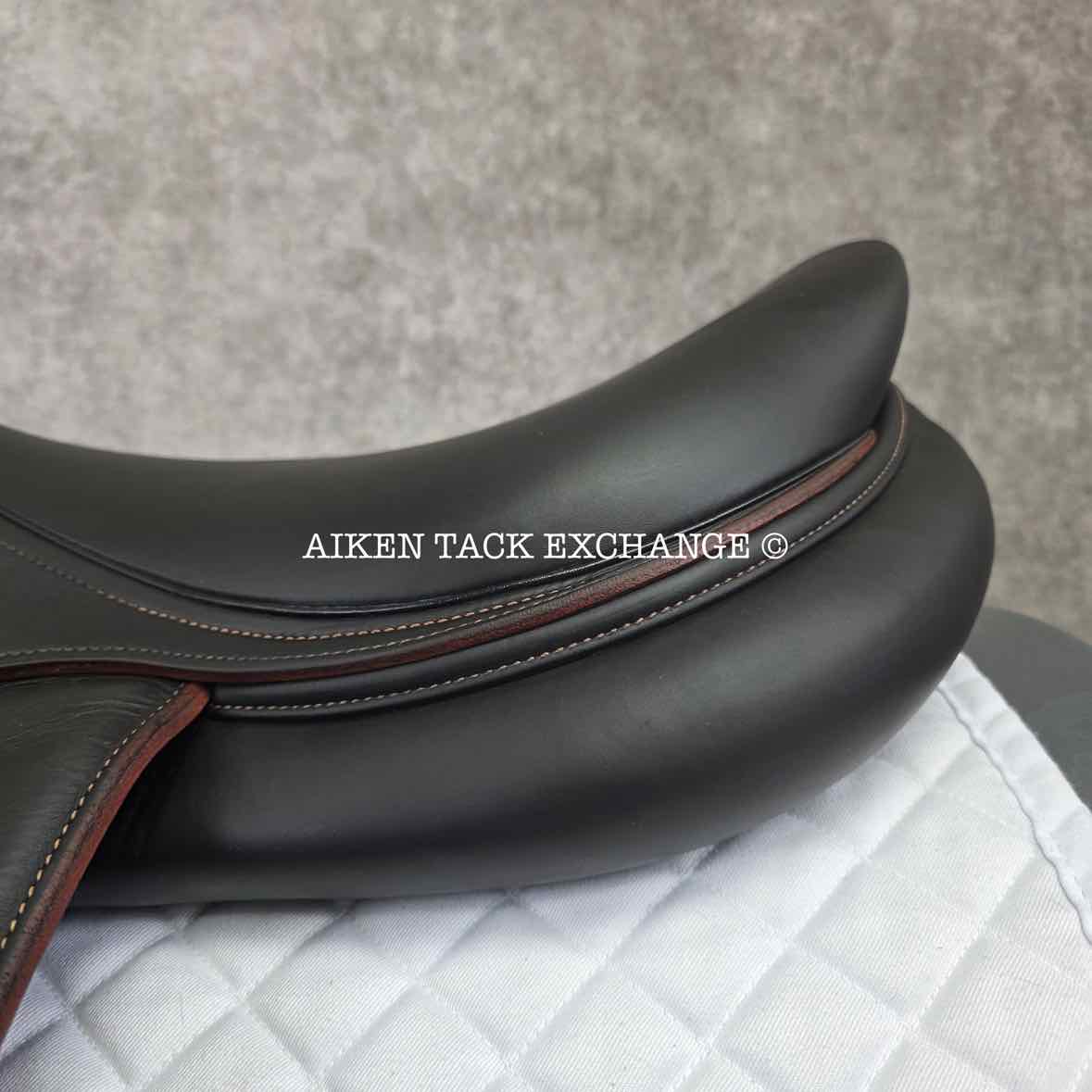 2015 Devoucoux Chiberta Monoflap Jump Saddle, 18" Seat, 1AA Flap, Medium Wide Tree, D3D Panels, Full Buffalo Buffalo Leather