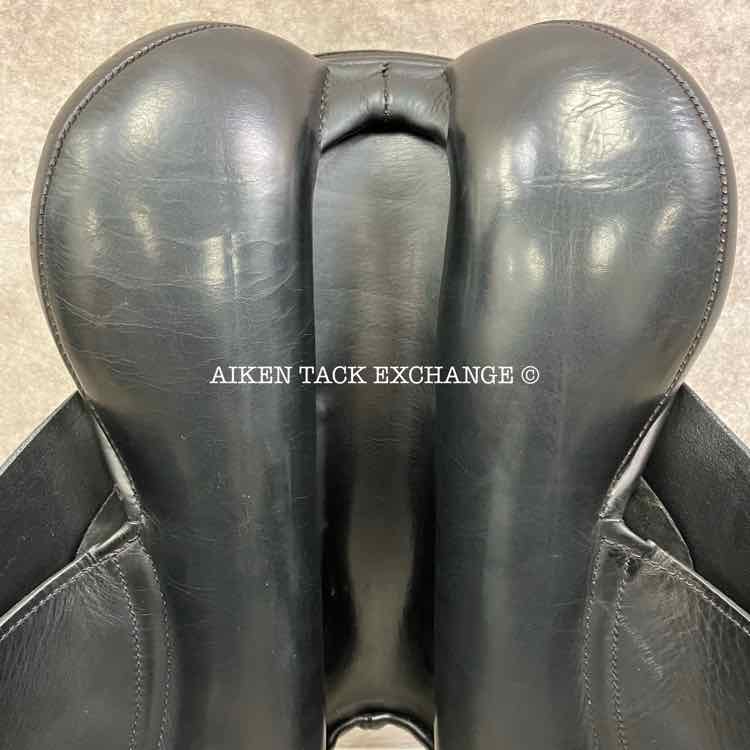 Albion Style Dressage Saddle, 18" Seat, Medium Tree, Wool Flocked Panels