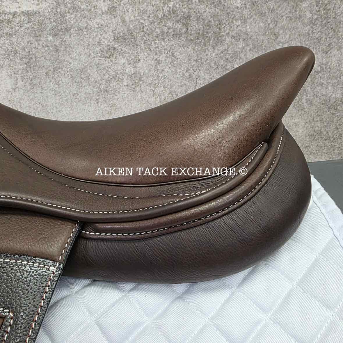 HDR - Henri de Rivel Evolution IGP Close Contact Jump Saddle, 17" Seat, Adjustable Tree - Changeable Gullet, Foam Panels