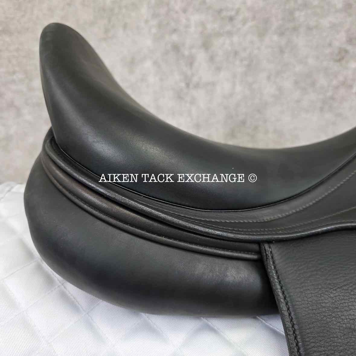 2015 Amerigo Pinerolo Classic Dressage Saddle, 17" Seat, MW/W Tree, Wool Flocked Panels