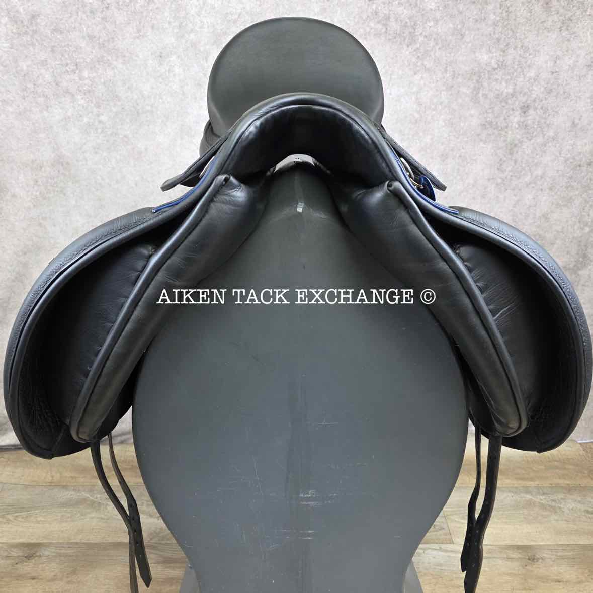 **SOLD** 2022 Passier BluStyle Dressage Saddle, 17.5" Seat, Medium Wide Tree, Wool Flocked Panels