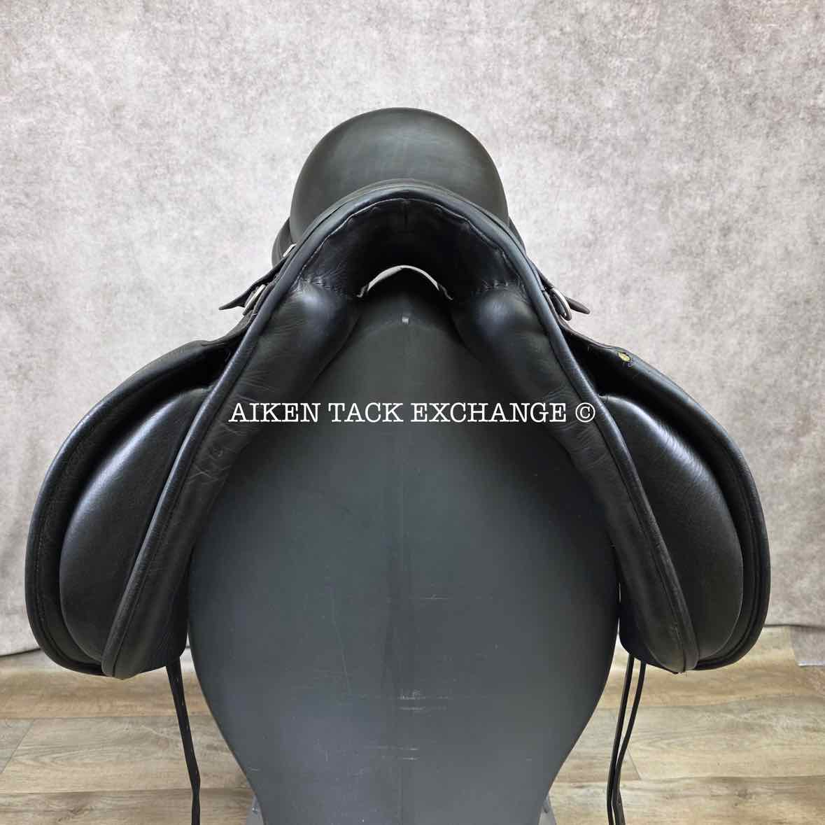 Anky Dressage Saddle, 17.5" Seat, Medium Wide Tree, Wool Flocked Panels