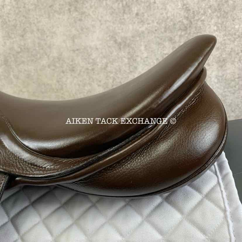 2011 Stubben Artus CS Deluxe Jump Saddle, 18" Seat, 28 cm Tree - Medium, Wool Flocked Panels