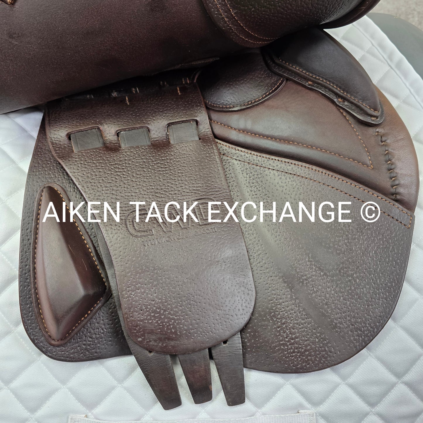 **SOLD** 2012 CWD SE02 Close Contact Jump Saddle, 16.5" Seat, 2L Flap, Medium Tree, Foam Panels