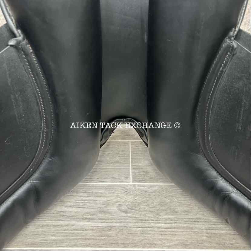 Windsor Elite Dressage Saddle, 17" Seat, Medium Tree, Wool Flocked Panels