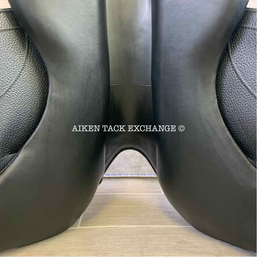 **SOLD** 2021 Arion Monoflap Dressage Saddle, 17" Seat, 1C Flap - Short, Medium Wide/Wide Tree, Foam Panels, Buffalo Leather