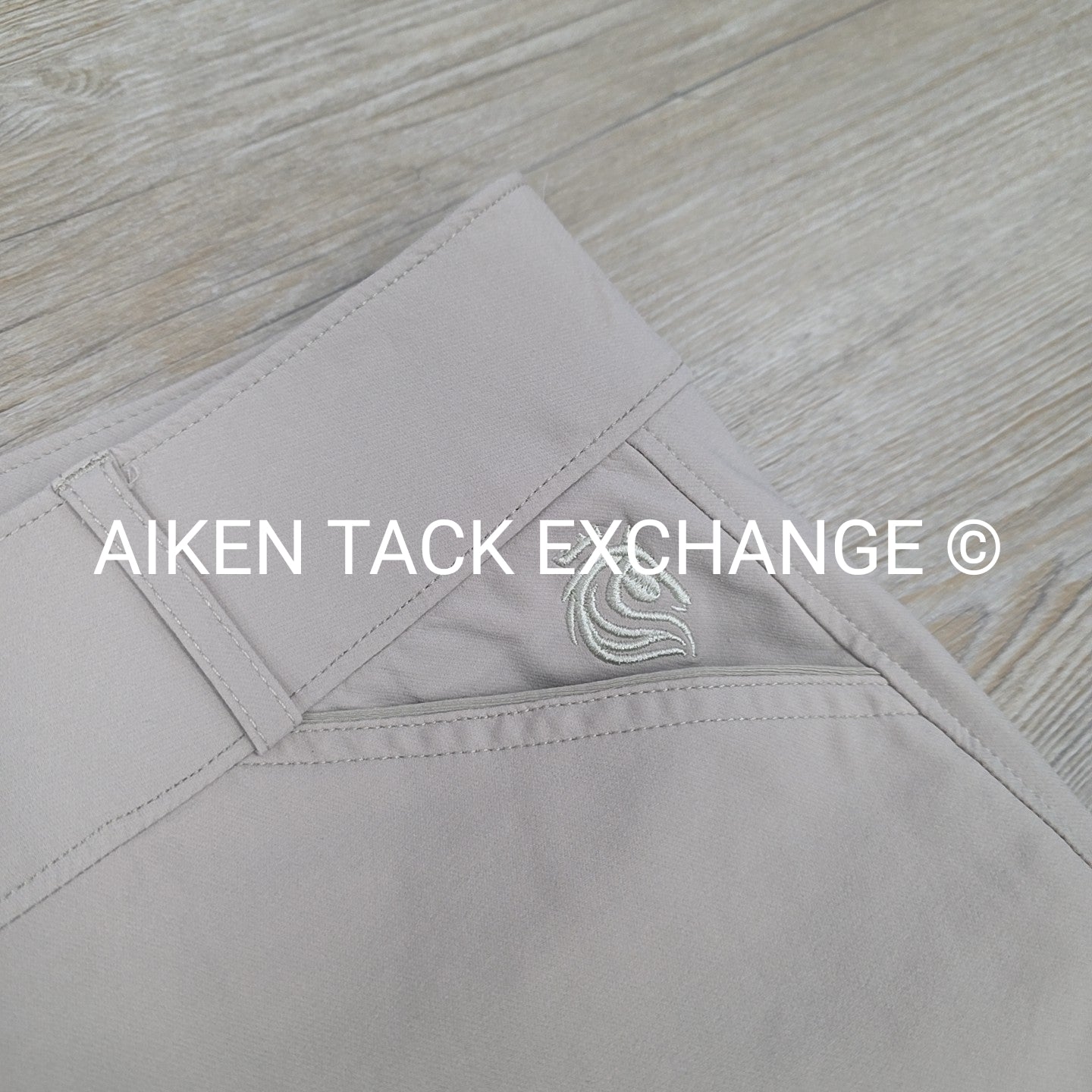 Equinavia Astrid Silicone Knee Patch Breeches, Women's 32 (has blemishes)