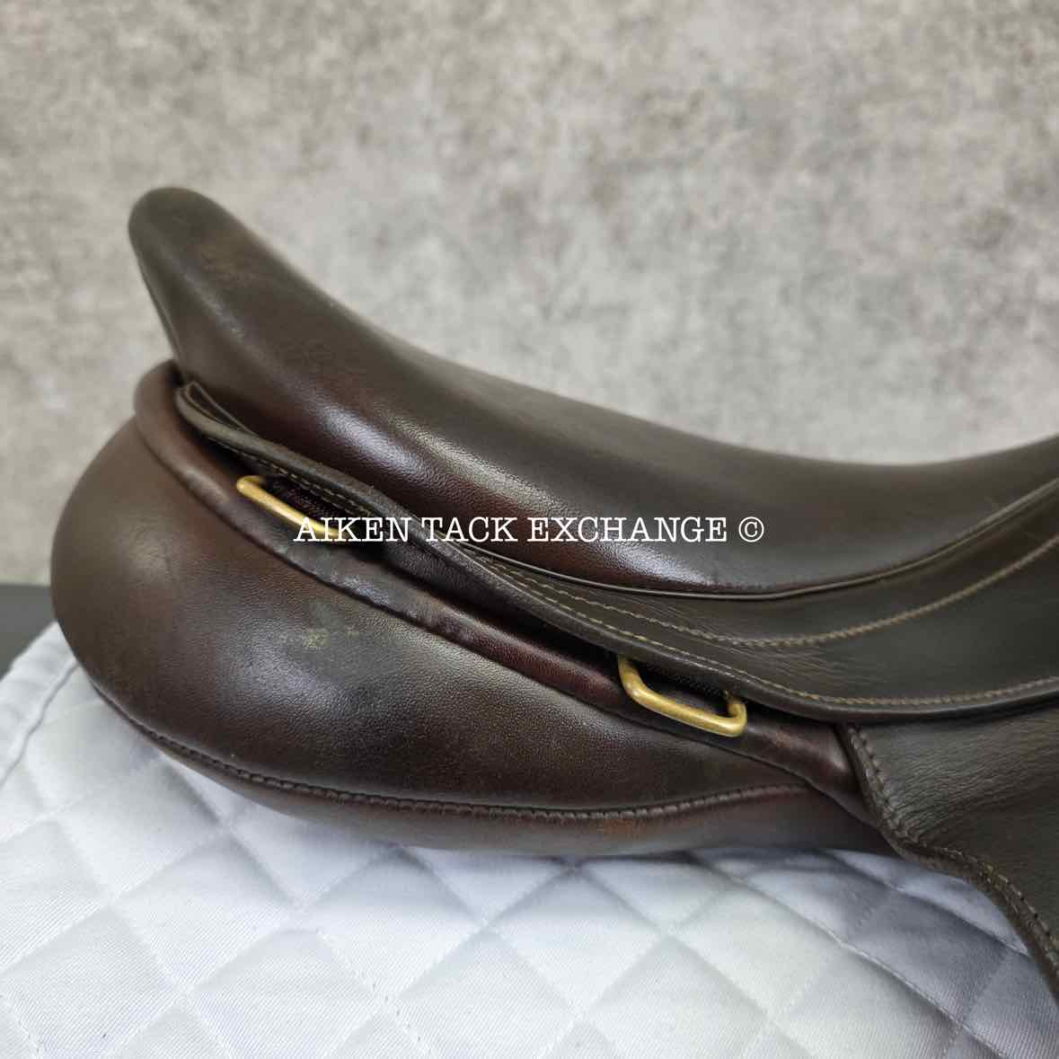 2006 Bates Close Contact Jump Saddle, 17.5" Seat, Adjustable Tree - Changeable Gullet, Wool Flocked Panels