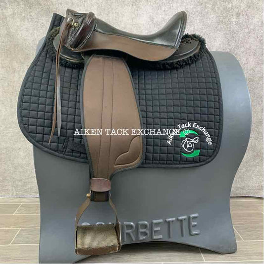 **SOLD** Unknown Brand Endurance Saddle, 17.5" Seat, Auto-Adjusting Tree with Flex Panels