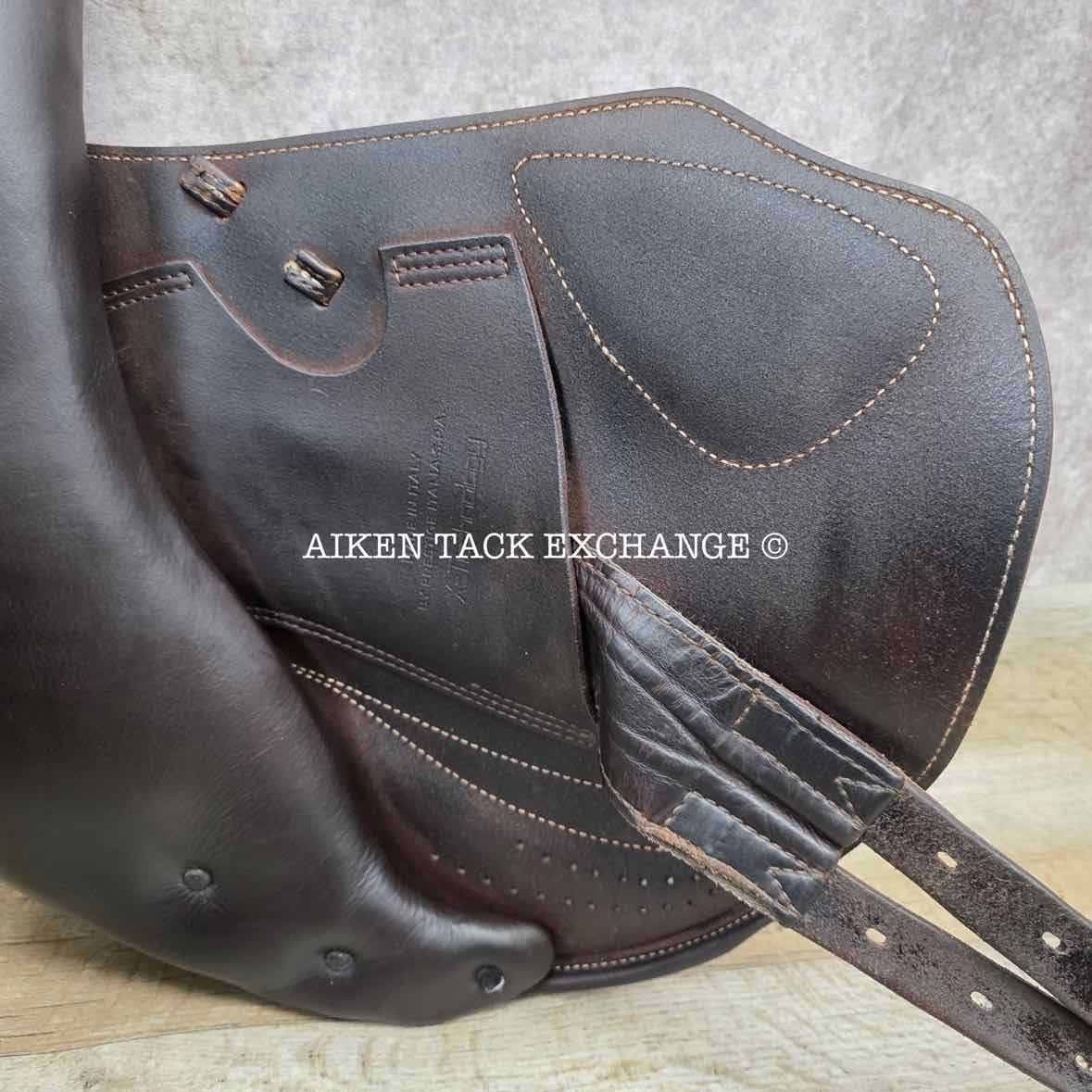 **SOLD** 2023 Prestige X-Advanced K Monoflap Jump Saddle, 18" Seat, 35 Tree - MW/W, Wool Flocked Panels