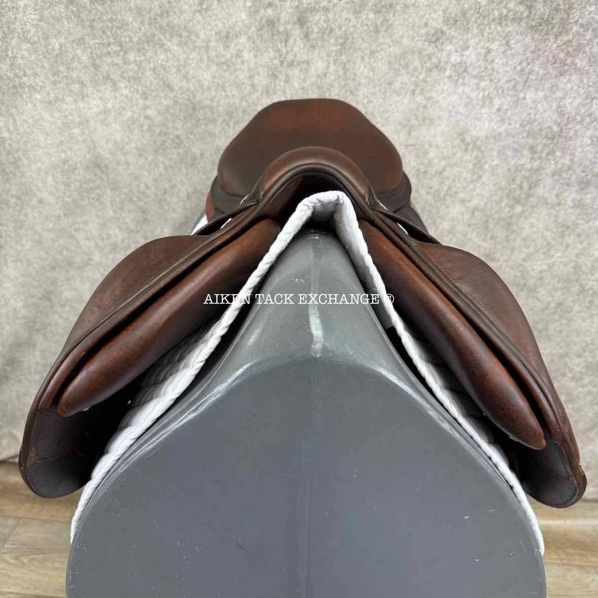 2018 CWD SE04 Monoflap Jump Saddle, 17" Seat, 2A Flap, Medium Tree, Foam Panels