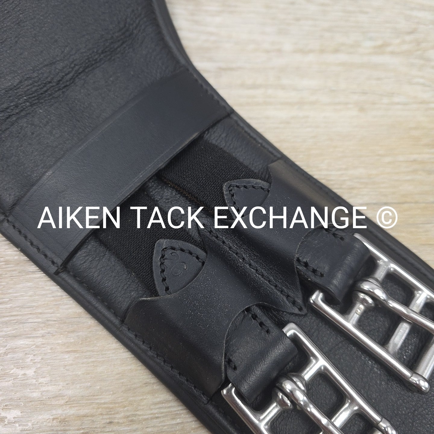 Shires Velociti Lusso Dressage Girth, 26"