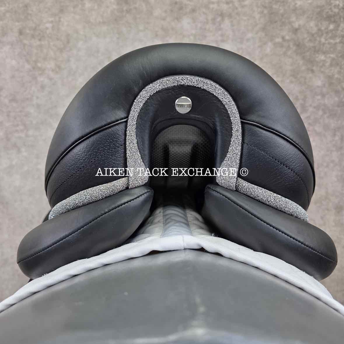 2025 Devoucoux Makila Harmonie Dressage Saddle, 17.5" Seat, 1A Flap, Medium? Tree, D3D Panels