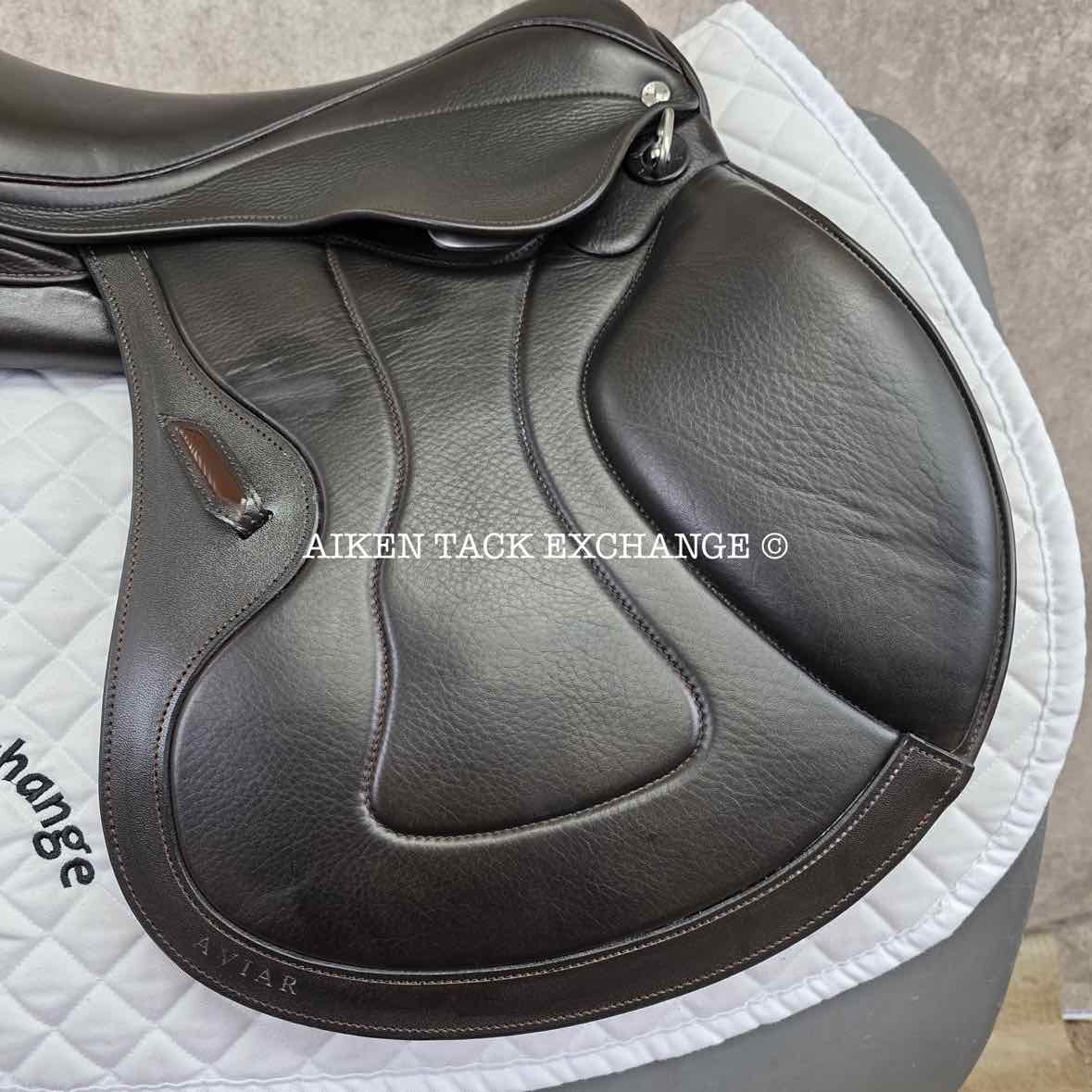 2022 Aviar Ace Close Contact Jump Saddle, 18" Seat, Adjustable Flex Tree, Foam Panels