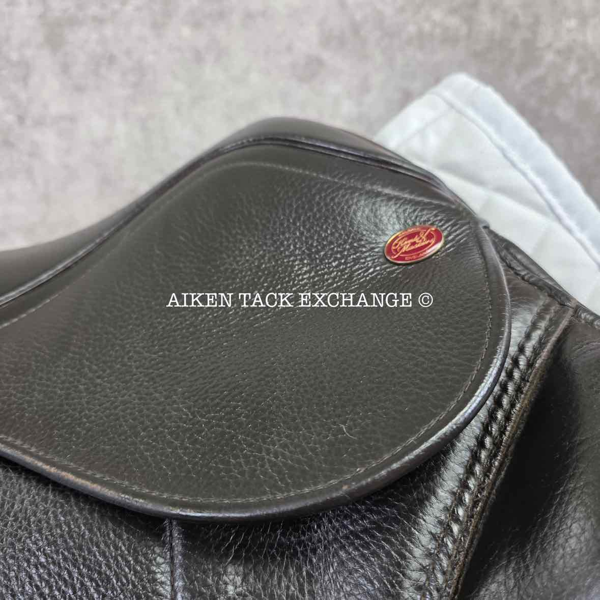 2023 Kent & Masters Competition Series Monoflap XC Jump Saddle, 17.5" Seat, Adjustable Tree - Changeable Gullet, Wool Flocked Panels