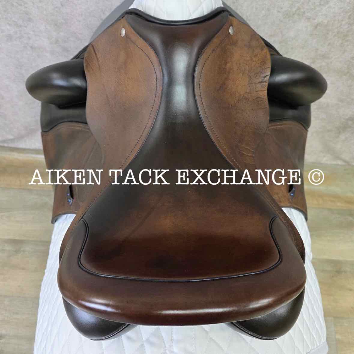 2021 Custom Saddlery Everest R Monoflap Dressage Saddle, 17.5" Seat, Adjustable Tree, Wool Flocked Panels