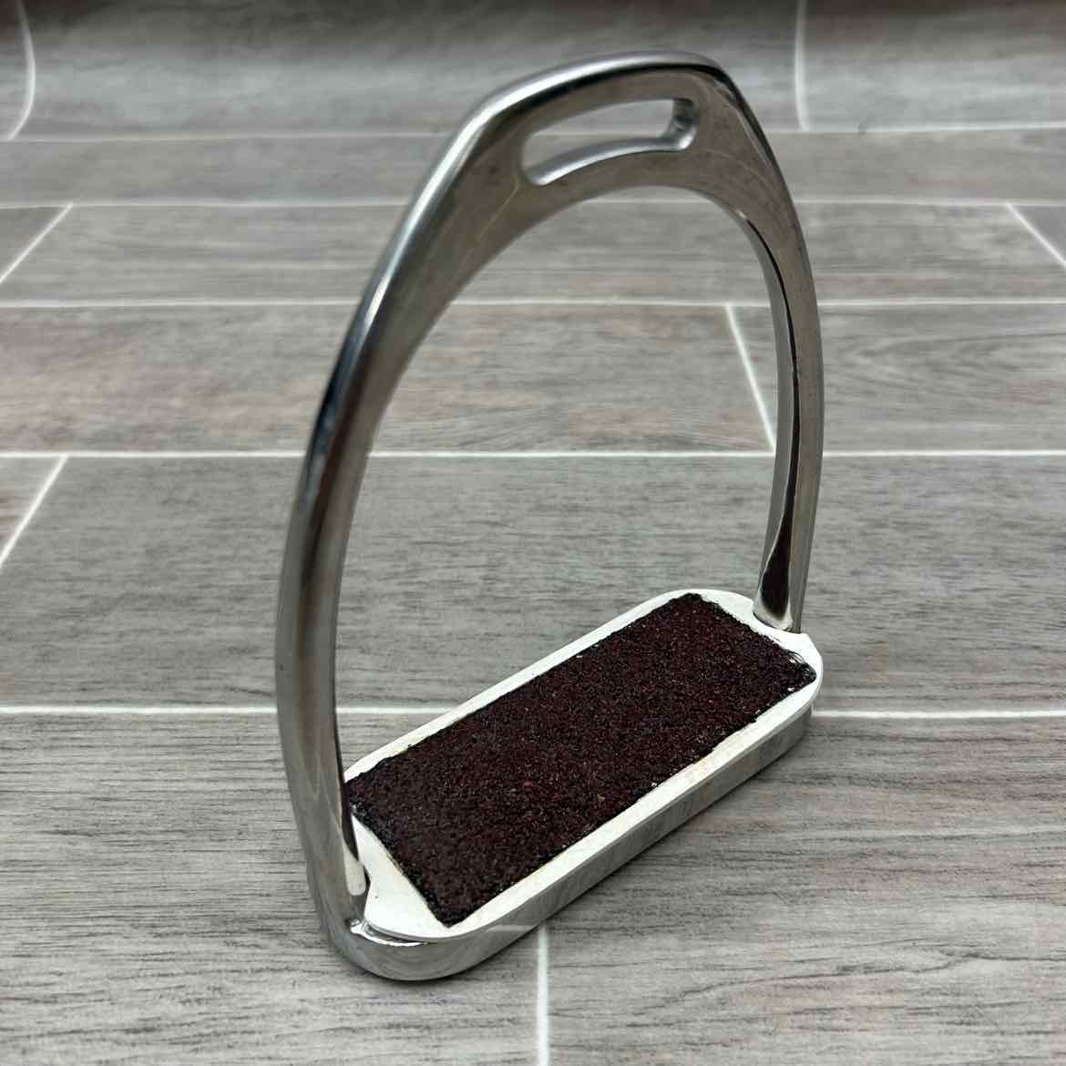 Fillis Stirrup Irons with Sure Grip Stirrup Pads, 4.75"