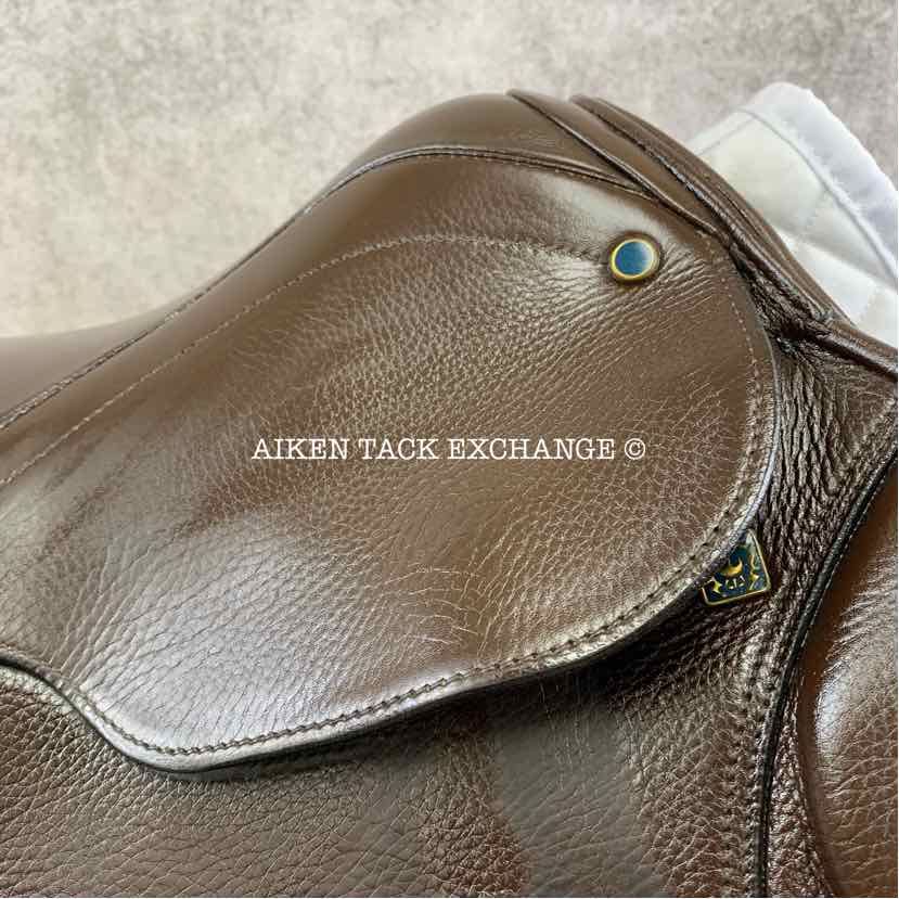 2011 Stubben Artus CS Deluxe Jump Saddle, 18" Seat, 28 cm Tree - Medium, Wool Flocked Panels