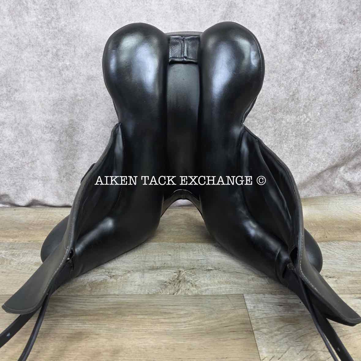 2019 Custom Saddlery Icon Star Monoflap Dressage Saddle, 18" Seat, Adjustable Tree, Wool Flocked Panels