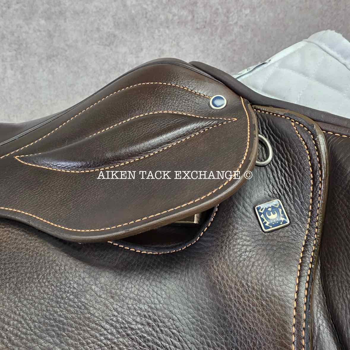 **SOLD** 2020 Stubben Phoenix Elite Jump Saddle, 17.5" Seat with Biomex, 28cm Tree - Medium, Wool Flocked Panels