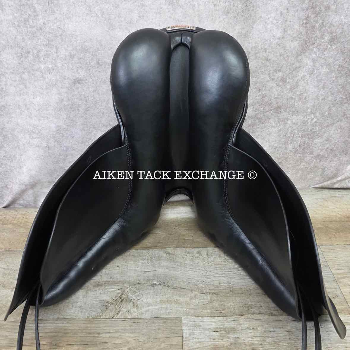 2004 Stubben Scandica DL Dressage Saddle, 17.5" Seat, 32cm Tree - Wide, Wool Flocked Panels