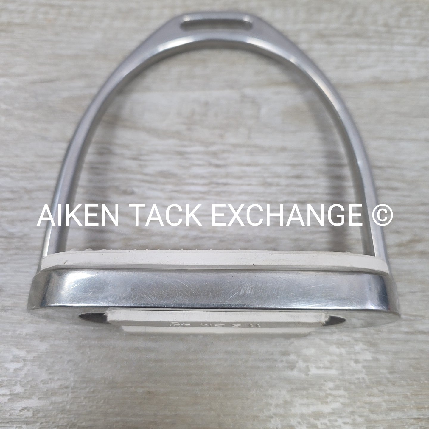 Korsteel Fillis Stirrup Irons with Engraved Crystal Detail, 4.5"