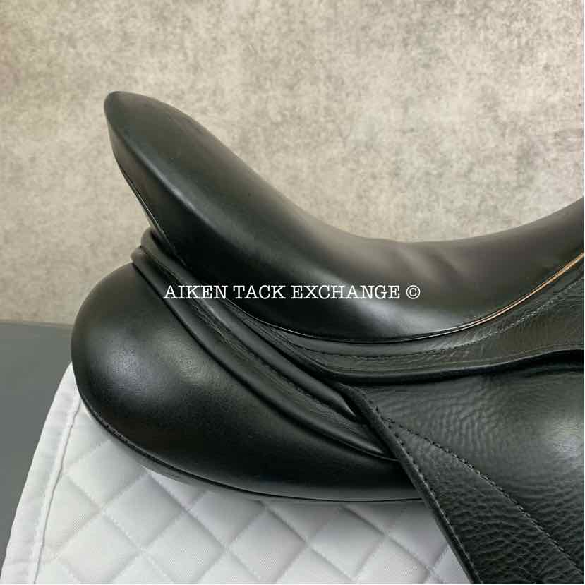 2006 Schleese Wave Dressage Saddle, 18" Seat, Adjustable AdapTree, Wool Flocked Panels