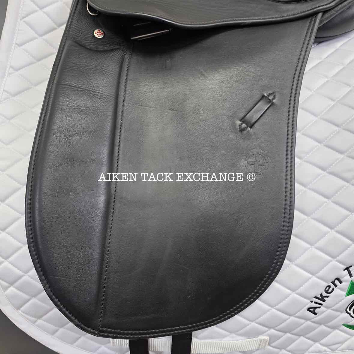 Courbette Luxor Dressage Saddle, 17" Seat, Medium Wide Tree, Wool Flocked Panels
