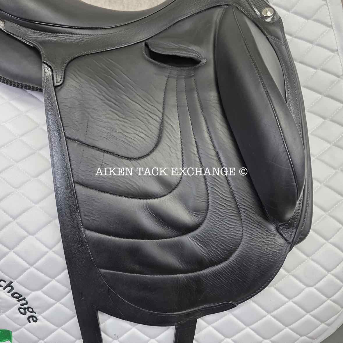 2020 Devoucoux Makila Harmonie Monoflap Dressage Saddle, 17" Seat, 1A Flap - Short, Dynamick Tree - Medium, D3D Panels, Full Buffalo Leather
