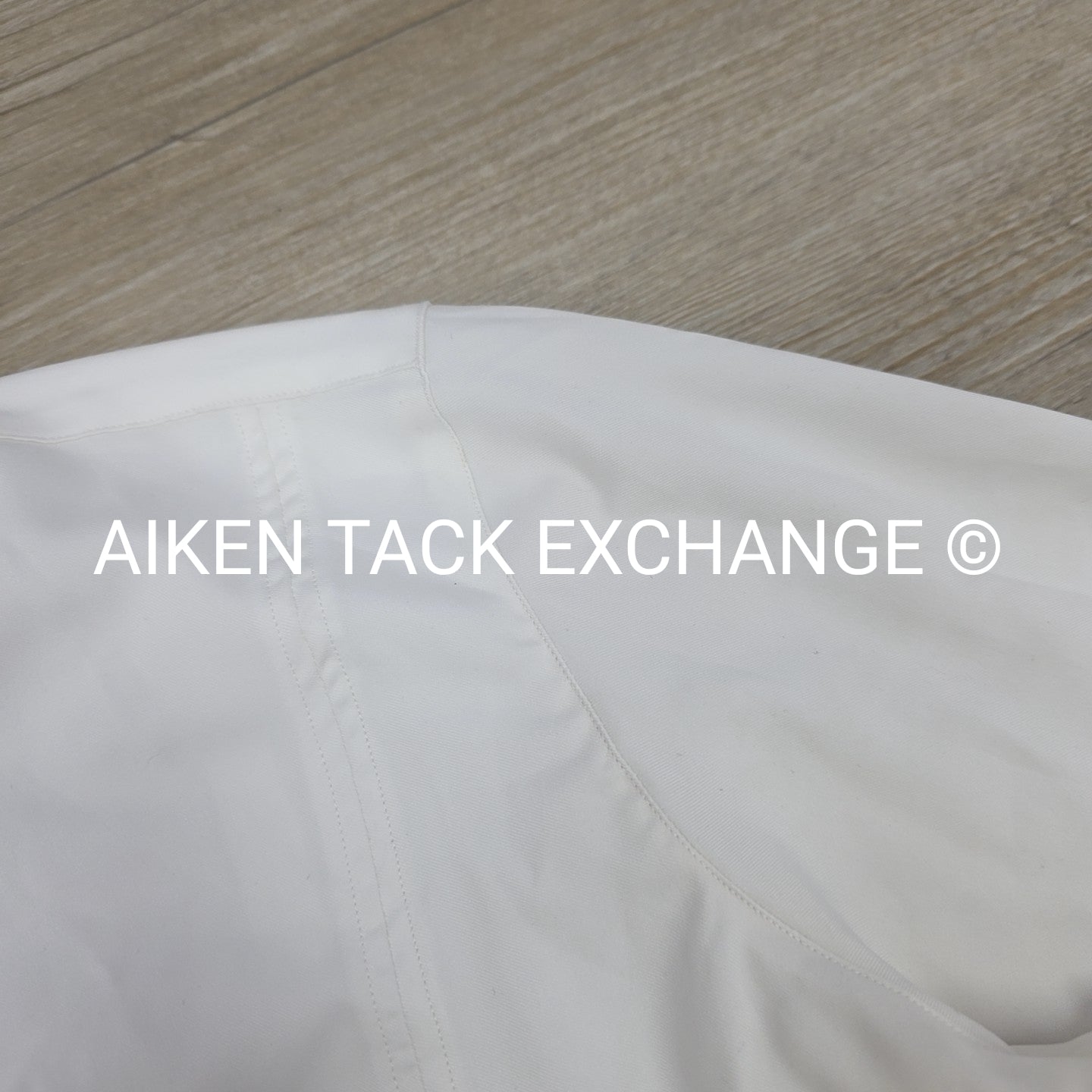 Essex Classics Long Sleeve Show Shirt, Size Medium