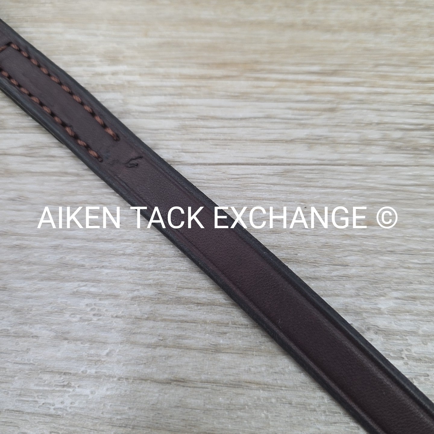 Nunn Finer Detachable Neck Strap