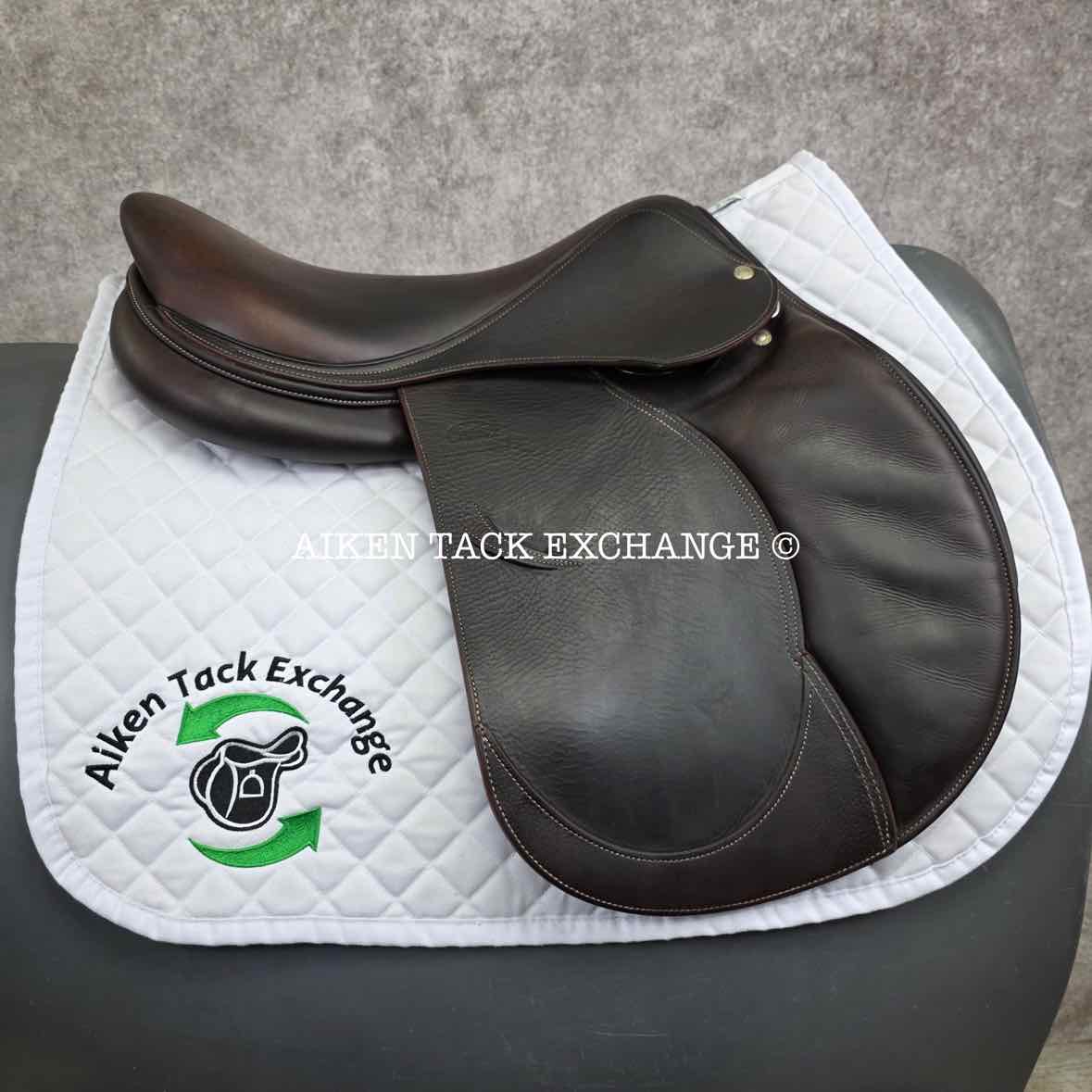 2015 Devoucoux Oldara Close Contact Jump Saddle, 17.5" Seat, 3 Flap, Medium Wide Tree, D3D Panels, Full Buffalo Leather