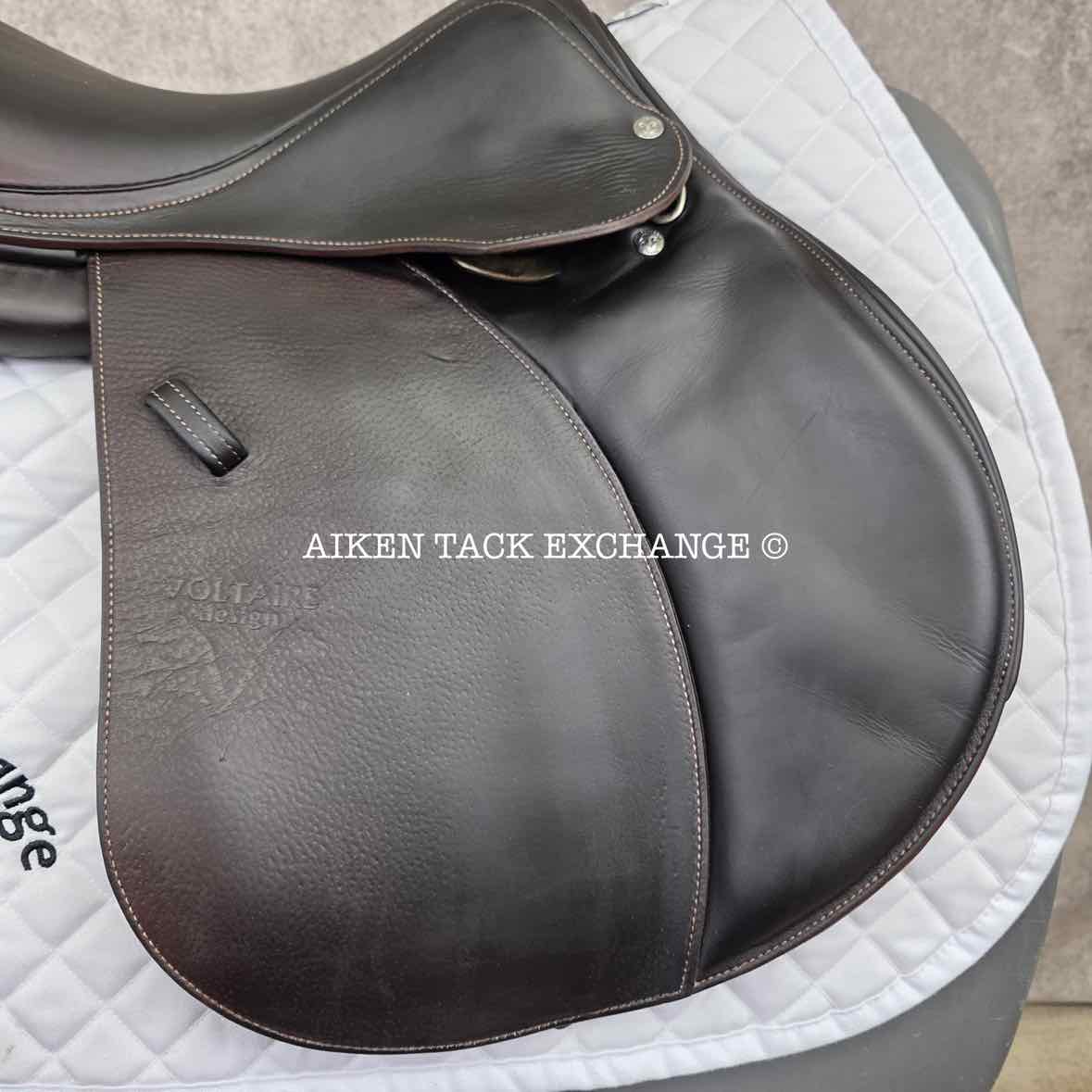 **SOLD** 2015 Voltaire Palm Beach Close Contact Jump Saddle, 17" Seat, 2A Flap, Medium Wide Tree, FIN Panels